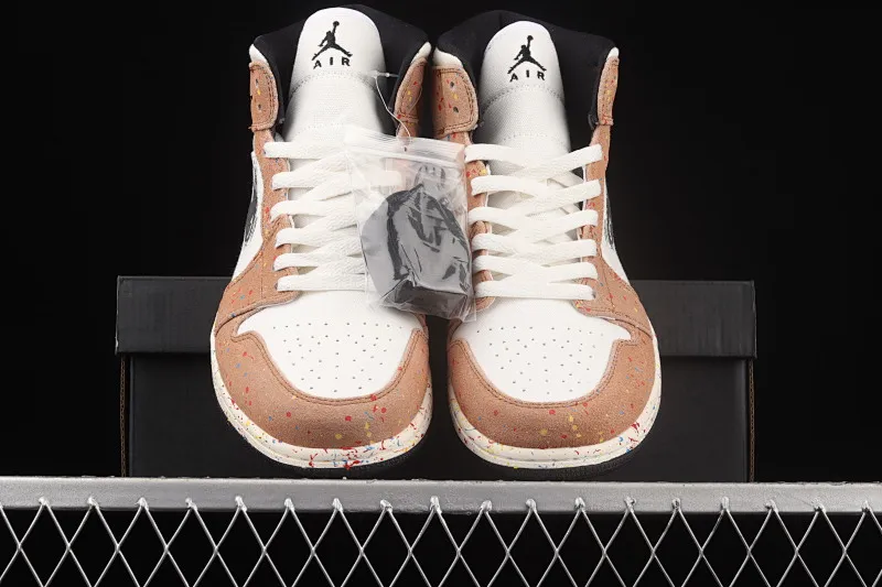 All categories Air Jordan Jordan series basketball shoes Air Jordan 1 Mid Air Jordan 1 Mid AJ1 Joe 1 watercolor ink fluorescent Zhongbang basketball shoes DA8005-100
